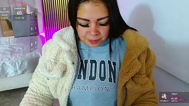 Snapshot of martinna_tay chatting on May 30, 2026, 3:14 am martinna tay online show from May 30, 2026, 3:14 am