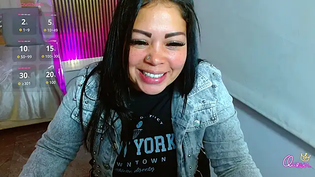 Snapshot of martinna_tay chatting on June 6, 2026, 3:33 am martinna tay online show from June 6, 2026, 3:33 am