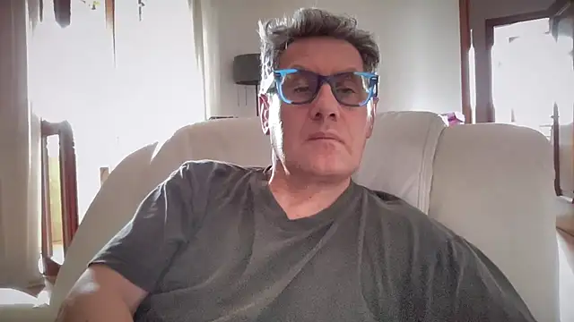 Snapshot of Britmi chatting on June 2, 2026, 1:24 pm Britmi online show from June 2, 2026, 1:24 pm