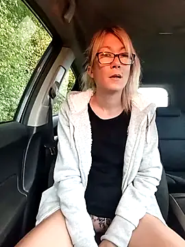 Snapshot of Timide_girl2 chatting on October 11, 2025, 6:34 am Timide girl2 online show from October 11, 2025, 6:34 am