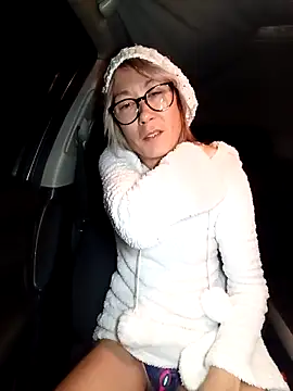 Snapshot of Timide_girl2 chatting on December 16, 2025, 5:23 am Timide girl2 online show from December 16, 2025, 5:23 am