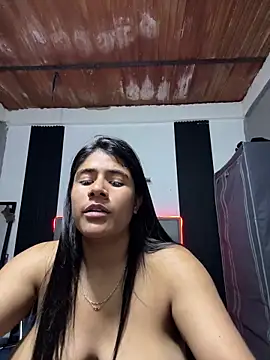Snapshot of Rubi_boobs_ chatting on May 5, 2026, 1:24 am Rubi boobs online show from May 5, 2026, 1:24 am