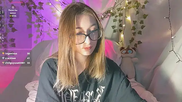 Snapshot of monlight__dana chatting on December 6, 2024, 6:06 pm monlight dana online show from December 6, 2024, 6:06 pm