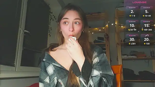 Snapshot of monlight__dana chatting on December 16, 2025, 4:39 am monlight dana online show from December 16, 2025, 4:39 am