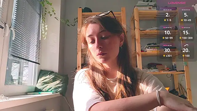 Snapshot of monlight__dana chatting on March 8, 2026, 12:20 pm monlight dana online show from March 8, 2026, 12:20 pm