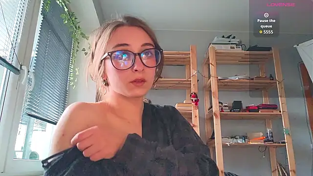 Snapshot of monlight__dana chatting on March 26, 2026, 3:39 pm monlight dana online show from March 26, 2026, 3:39 pm