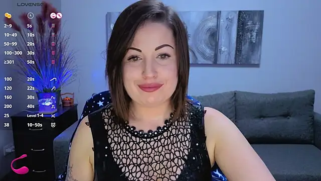 Snapshot of Emily_Midlton chatting on October 10, 2025, 1:32 pm Emily Midlton online show from October 10, 2025, 1:32 pm