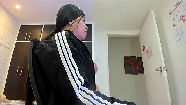 Snapshot of Charlotte_Ice1 chatting on December 23, 2024, 1:45 pm Charlotte Ice1 online show from December 23, 2024, 1:45 pm