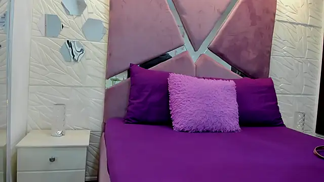 Snapshot of Charlotte_Ice1 chatting on September 25, 2025, 4:11 pm Charlotte Ice1 online show from September 25, 2025, 4:11 pm