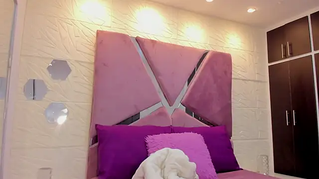 Snapshot of Charlotte_Ice1 chatting on November 27, 2025, 4:42 pm Charlotte Ice1 online show from November 27, 2025, 4:42 pm