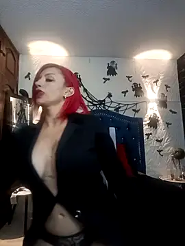 Snapshot of RedQueenMilf chatting on October 22, 2025, 10:53 pm RedQueenMilf online show from October 22, 2025, 10:53 pm