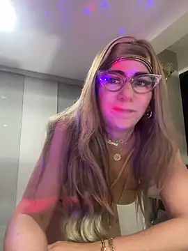 Snapshot of LARIANA_RIVERA23 chatting on February 5, 2025, 6:46 am LARIANA RIVERA23 online show from February 5, 2025, 6:46 am