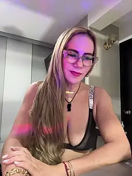 Snapshot of LARIANA_RIVERA23 chatting on March 9, 2025, 6:06 am LARIANA RIVERA23 online show from March 9, 2025, 6:06 am