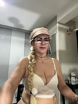 Snapshot of LARIANA_RIVERA23 chatting on November 5, 2025, 5:07 am LARIANA RIVERA23 online show from November 5, 2025, 5:07 am