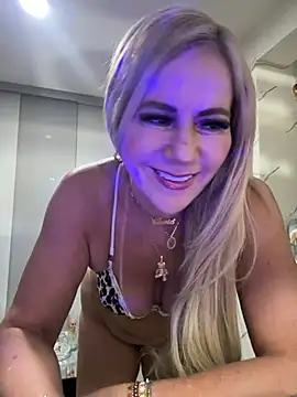 LARIANA RIVERA23 online show from April 29, 2026, 4:05 am