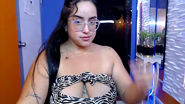 Sofiia davis23 online show from February 18, 2025, 4:26 pm