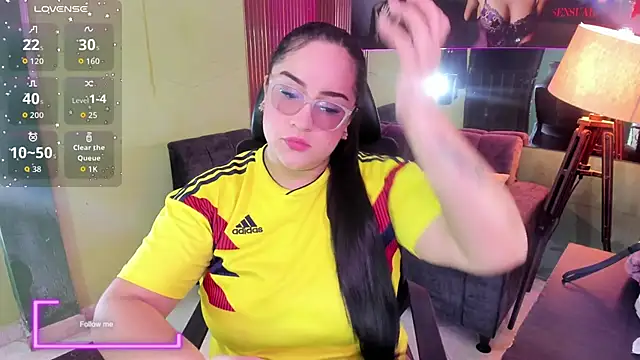 Sofiia davis23 online show from June 17, 2026, 2:51 pm
