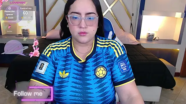 Sofiia davis23 online show from July 7, 2026, 1:48 pm