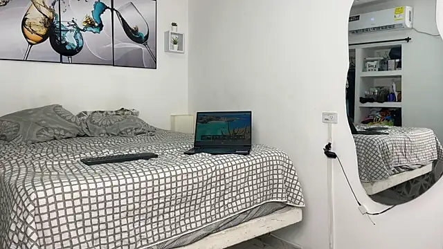 wendy alejo1712 online show from November 8, 2025, 10:30 pm