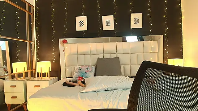 lisa casper online show from March 13, 2025, 8:00 pm