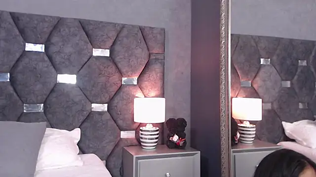 Snapshot of ScarletLenox chatting on June 1, 2026, 11:34 am ScarletLenox online show from June 1, 2026, 11:34 am