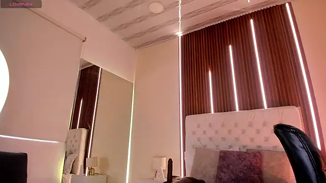 Snapshot of sweetty_paulina chatting on August 7, 2026, 5:48 pm sweetty paulina online show from August 7, 2026, 5:48 pm
