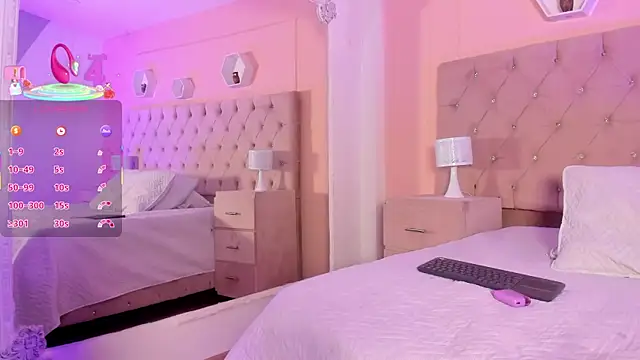 Snapshot of CandyMeyerss_ chatting on March 23, 2025, 12:04 am CandyMeyerss online show from March 23, 2025, 12:04 am