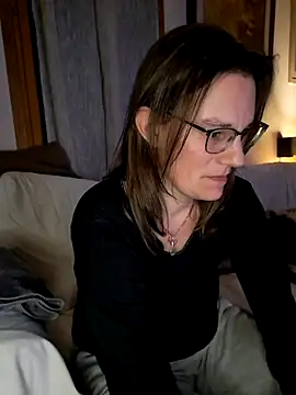 SpiceLea online show from January 21, 2025, 9:15 pm