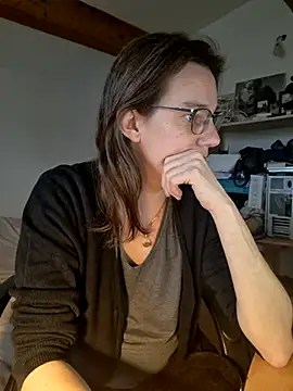 SpiceLea online show from February 21, 2025, 12:28 pm