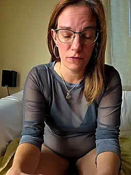 SpiceLea online show from October 10, 2025, 8:13 am