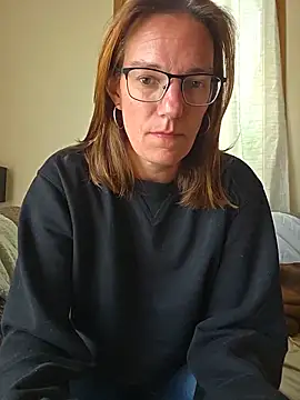 Snapshot of SpiceLea chatting on May 13, 2026, 12:46 pm SpiceLea online show from May 13, 2026, 12:46 pm