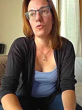 Snapshot of SpiceLea chatting on May 14, 2026, 12:12 pm SpiceLea online show from May 14, 2026, 12:12 pm