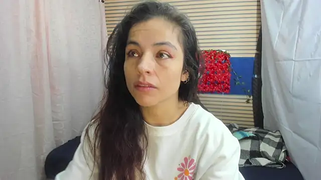 Snapshot of rosse_2504 chatting on June 17, 2026, 12:29 pm rosse 2504 online show from June 17, 2026, 12:29 pm