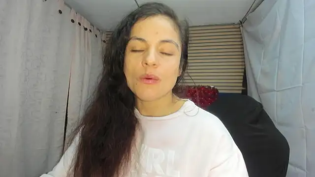 Snapshot of rosse_2504 chatting on June 22, 2026, 12:35 pm rosse 2504 online show from June 22, 2026, 12:35 pm