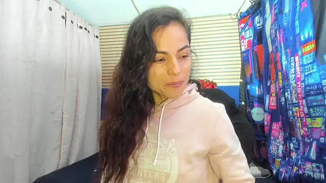 Snapshot of rosse_2504 chatting on July 14, 2026, 12:33 pm rosse 2504 online show from July 14, 2026, 12:33 pm