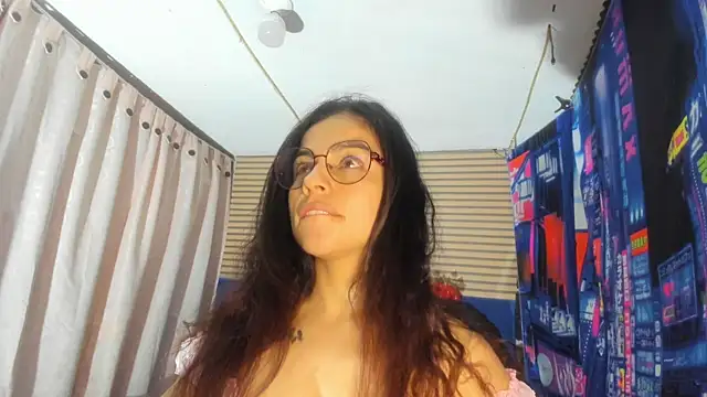 Snapshot of rosse_2504 chatting on August 1, 2026, 9:19 am rosse 2504 online show from August 1, 2026, 9:19 am