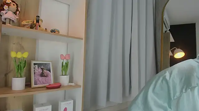 Snapshot of Angelbae- chatting on March 9, 2025, 3:54 am Angelbae- online show from March 9, 2025, 3:54 am