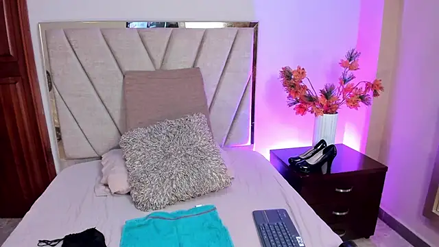 AlissaNix online show from November 14, 2025, 12:20 am