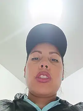  andrea30 online show from June 17, 2026, 11:23 am