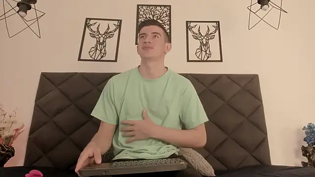 MikaelSlow online show from March 10, 2025, 5:00 am