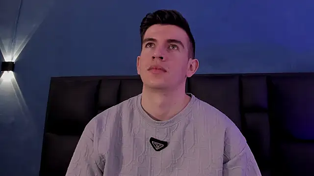 MikaelSlow online show from November 22, 2025, 4:00 am