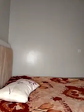 SquirtQueen222 online show from January 1, 2025, 12:00 am