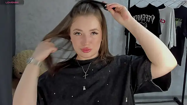 Diana twerk online show from May 5, 2026, 9:39 am
