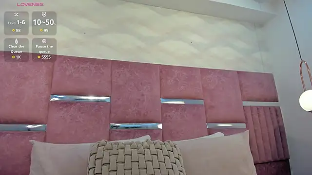 im alejandra  online show from March 8, 2025, 5:07 am