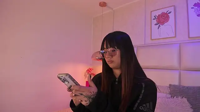 Aily Yozuko online show from June 20, 2026, 2:36 am