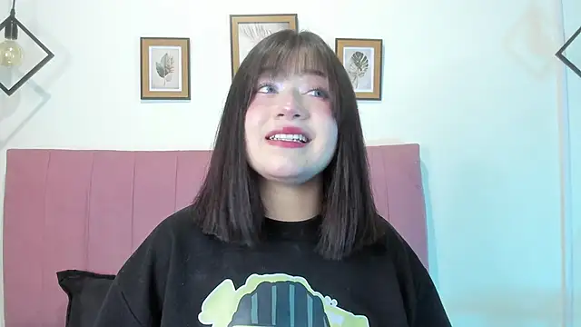 Snapshot of GENNESIS_LOVE chatting on November 19, 2025, 3:50 am GENNESIS LOVE online show from November 19, 2025, 3:50 am