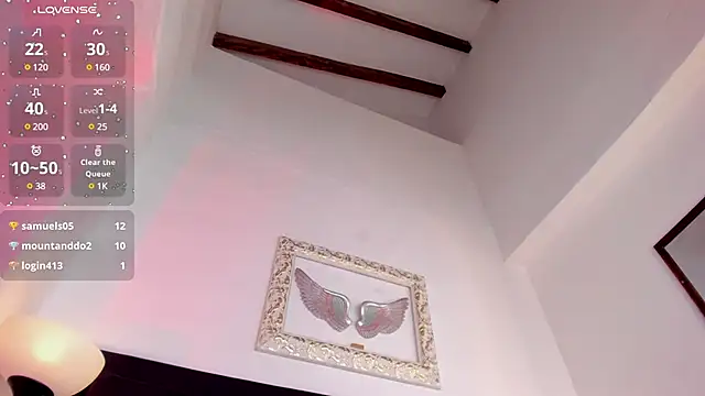 Snapshot of Mia_222 chatting on February 6, 2025, 6:35 pm Mia 222 online show from February 6, 2025, 6:35 pm