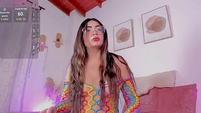 Snapshot of Mia_222 chatting on December 2, 2025, 10:20 am Mia 222 online show from December 2, 2025, 10:20 am