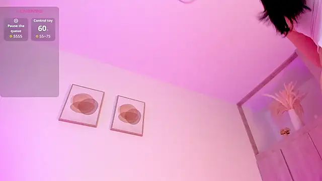 Mia 222 online show from March 8, 2026, 11:14 am