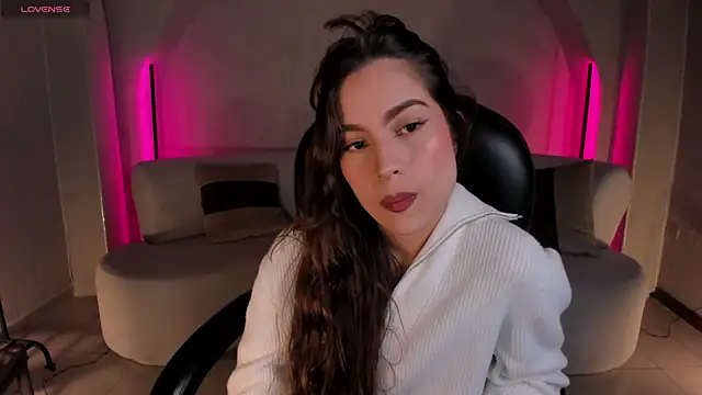 Snapshot of MarianneLane chatting on November 28, 2025, 11:51 pm MarianneLane online show from November 28, 2025, 11:51 pm